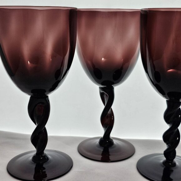 3 Vintage Blown Glass Plum Amethyst Optic Swirl Wine Goblets 7.5" twist stems - Picture 5 of 8